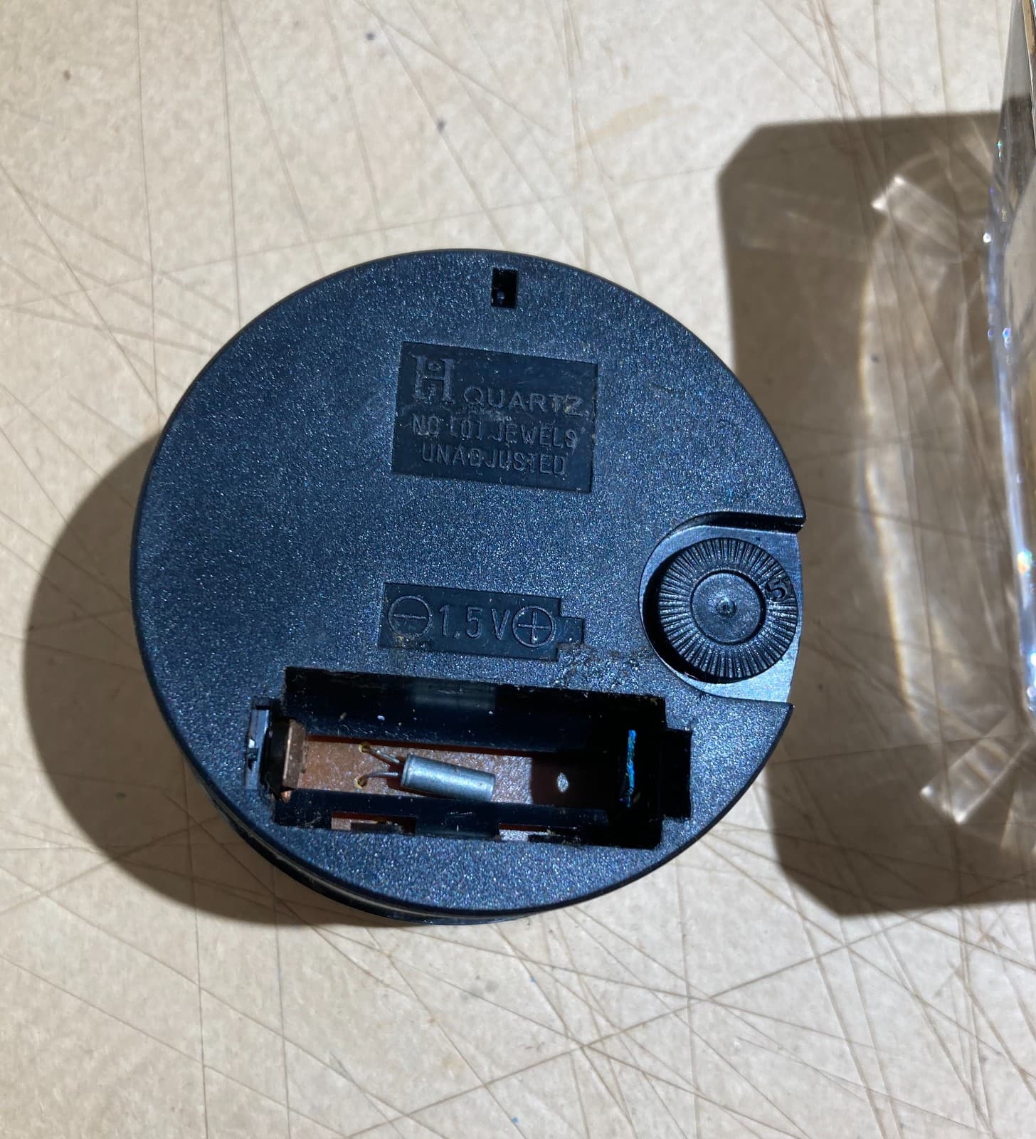 Orologio Da Tavolo In Cristallo Puthod, Design Modernariato