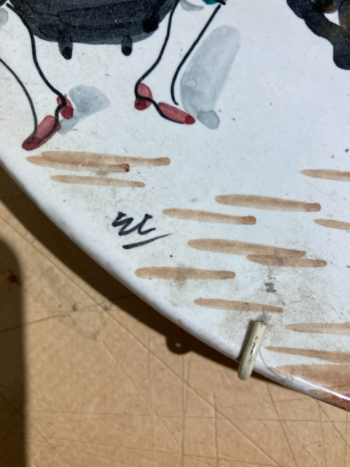 Piatto In Ceramica Con Illustrazione Di Giovani Donne Che Ballano