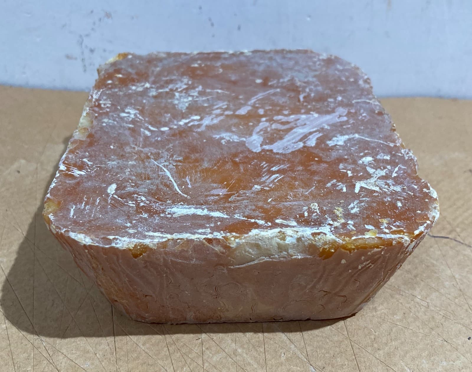 Insolito Oggetto, Probabilmente Blocco Di Cera Solida, Superficie Ambrata d'Epoca