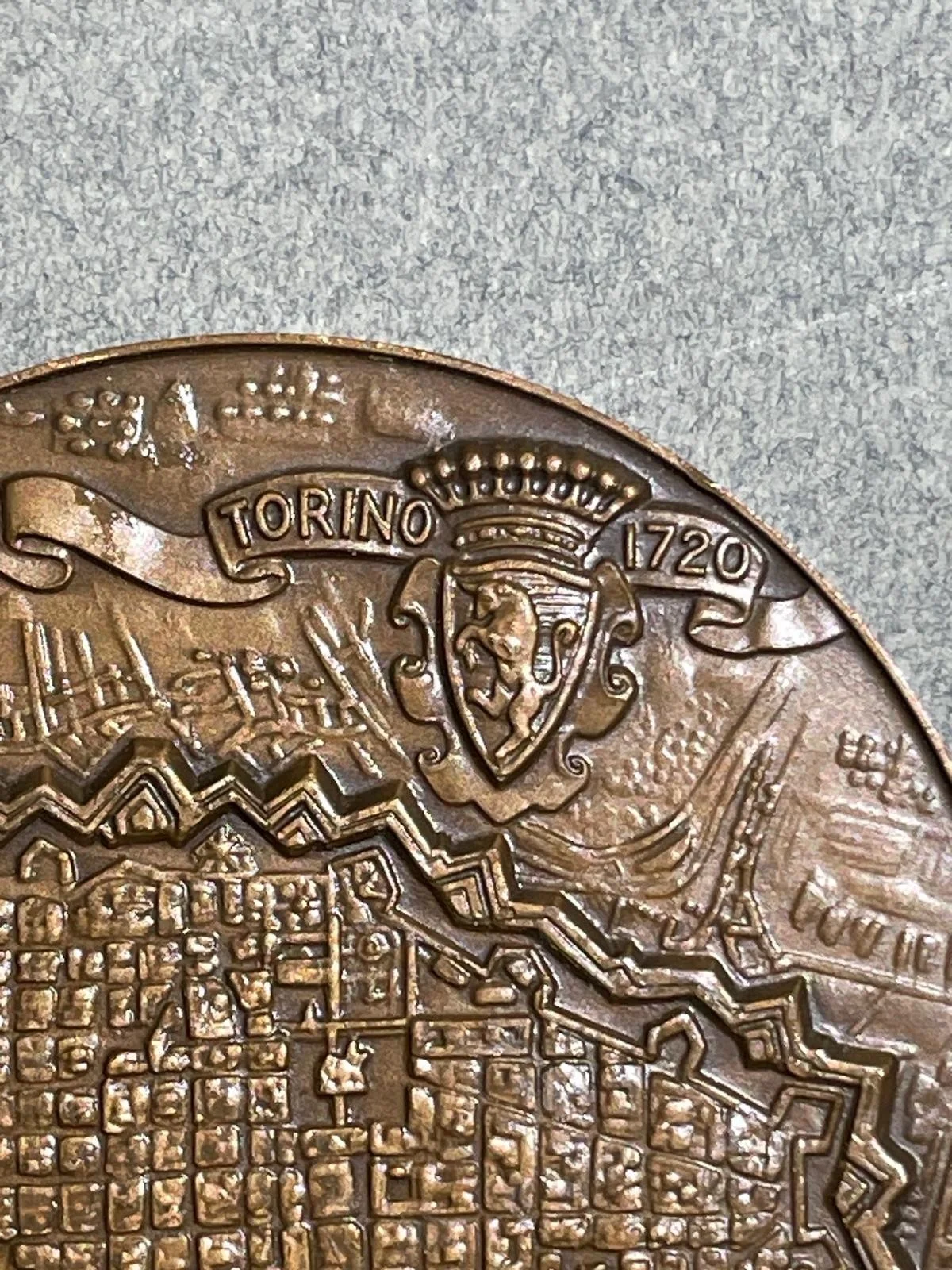 Medaglia Augusta Taurinorum con Pianta di Torino del 1720