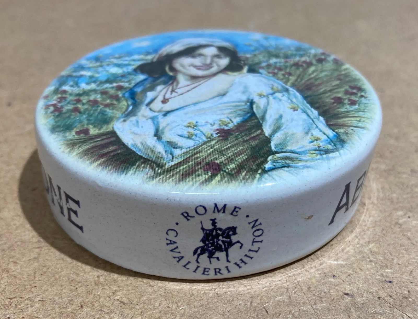 Ceramica Liberati per l'Hilton, Contadina Abruzzese, foto 5 di 6