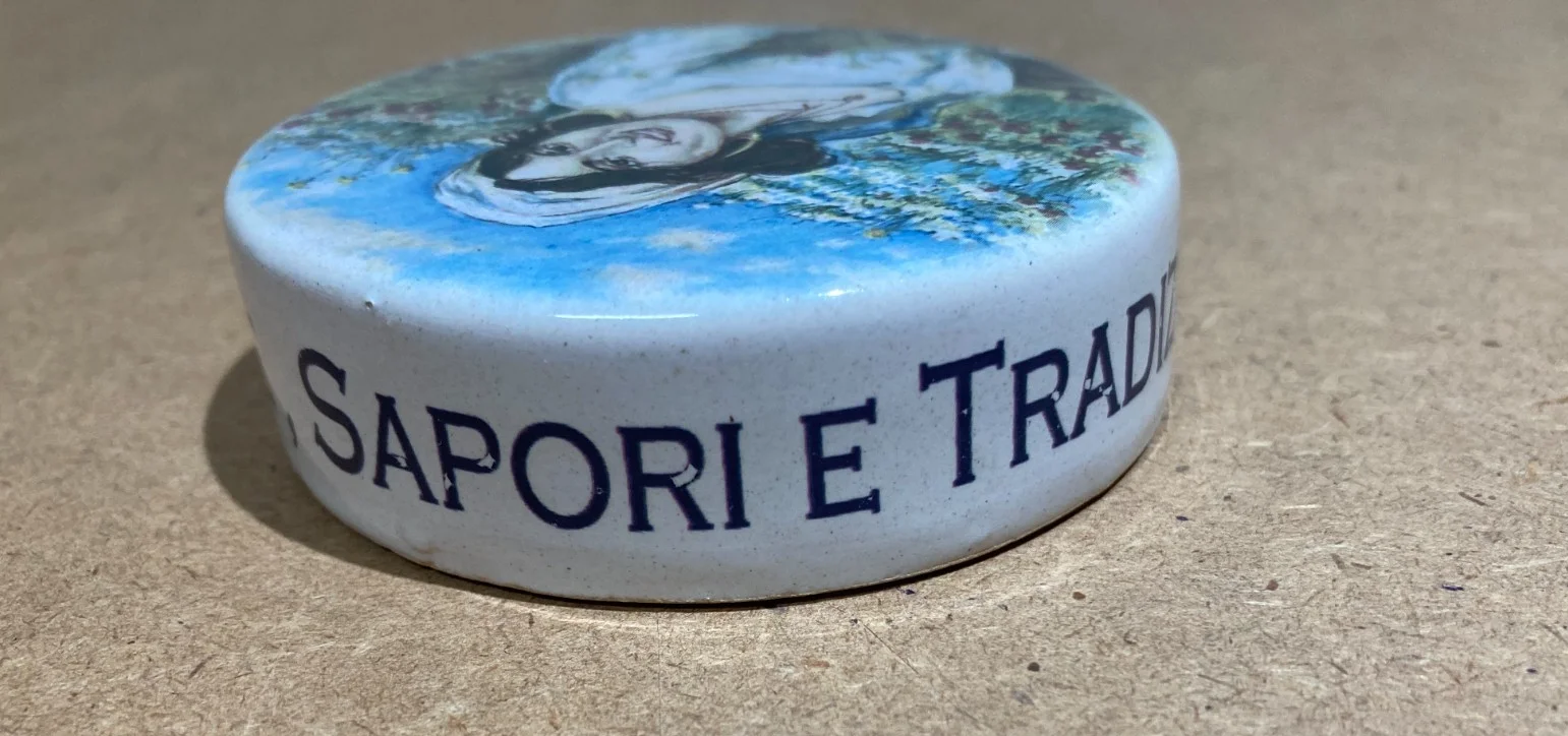 Ceramica Liberati per l'Hilton, Contadina Abruzzese