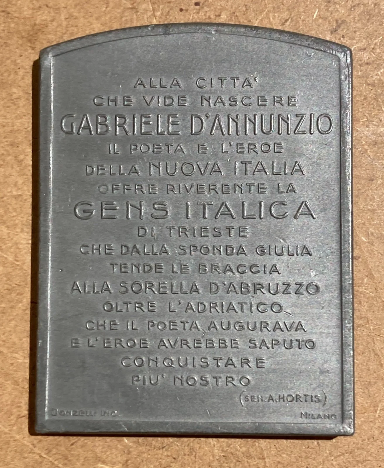 Placchetta di Gabriele d'Annunzio, Donzelli per Trieste, foto 2 di 2
