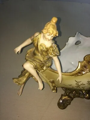 Centrotavola Capodimonte in Porcellana, Figura e Putti, foto 5 di 12