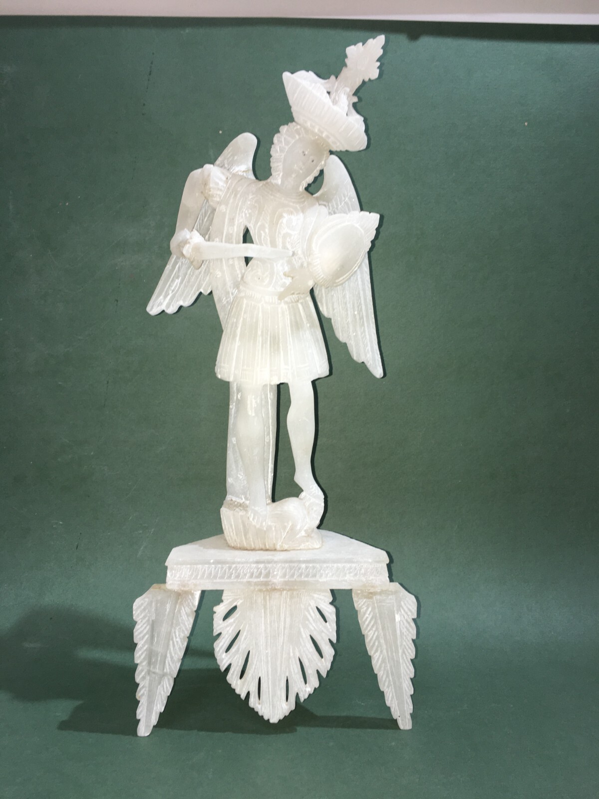 Arte Popolare Devozionale: Scultura Di San Michele Arcangelo In Alabastro