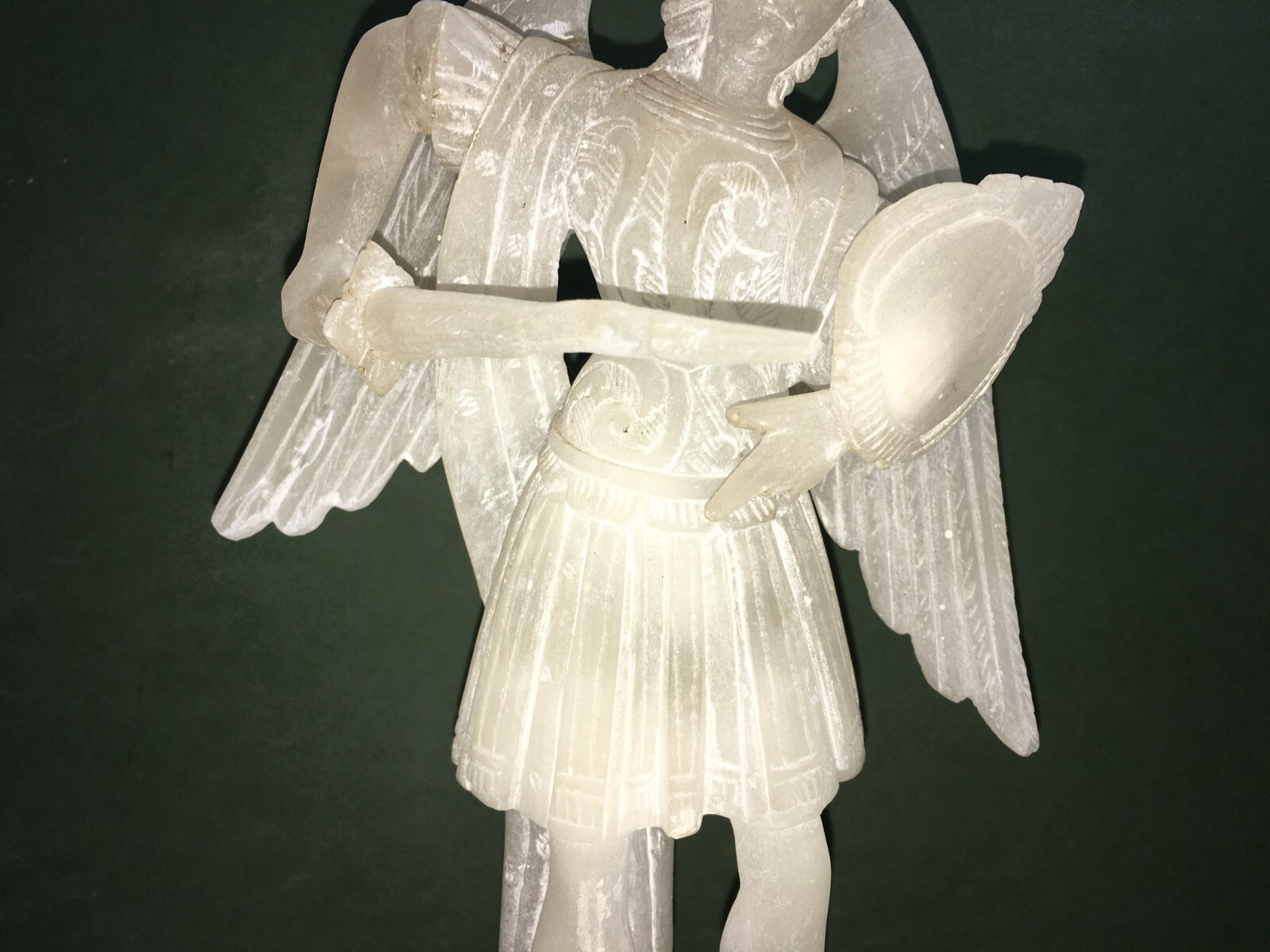 Arte Popolare Devozionale: Scultura Di San Michele Arcangelo In Alabastro